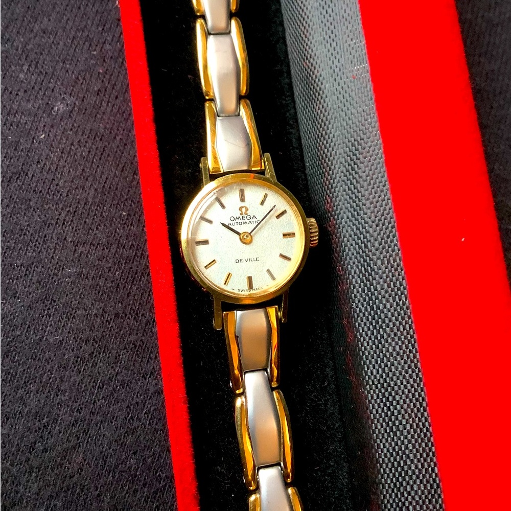 ULTRA CUTE OMEGA AUTOMATIC watch 🔥🔥🔥 - Picture 6 of 11